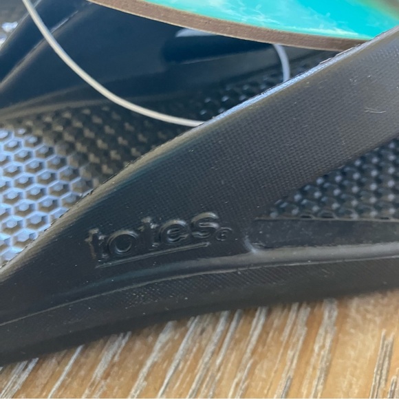 NWT Totes Everywhere Men's Black Flip Flop Thong Sandals 10 - Picture 6 of 9